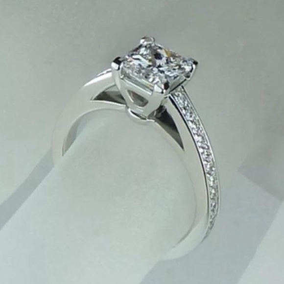 925 SILVER SQUARE DIAMOND ENGAGEMENT WEDDING GIFT COCKTAIL SHINY RING - Picture 5 of 5
